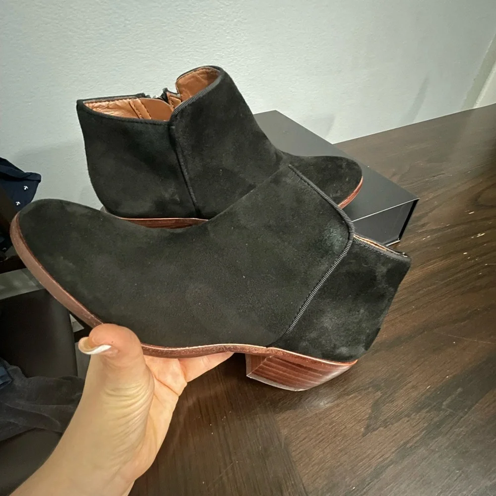 Sam Edelman 🖤👢 Black Petty Ankle suede Booties, size 5